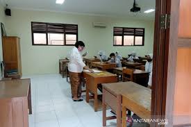 Maybe you would like to learn more about one of these? Smpn 13 Surakarta Lakukan Simulasi Pembelajaran Tatap Muka Antara Jateng