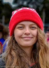 Son photobombs family photos