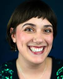 📸 New headshots, incoming! 📸 Had so much fun doing this shoot with  @lauren.cook.photography! Thanks for making me feel so dang cool 😎 #opera  #mezzosoprano #operasingersofinstagram #headshots