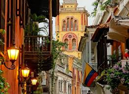 Cartagena is a perfectly preserved colonial town next to the caribbean. Cartagena De Indias An Der Kolumbianischen Karibikkuste Urlaubsguru