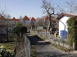 Es geht doch nichts über einen eigenen garten! Ausgangsbeschrankung Wegen Corona Im Schrebergarten Liegt Das Gluck Nurnberg Nordbayern De