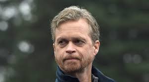 Mark Parker stepping down as Nike CEO, John Donahoe named successor