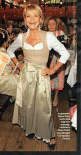 Uschi Glas Im Lodenfrey Dirndl Beautiful Outfits Fashion Outfits