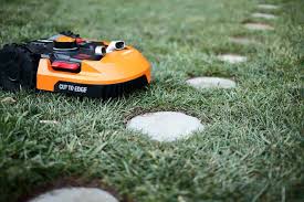 Lawn mowing and watering tips. How To Make A Diy Stepping Stone Pathway Thediyplan