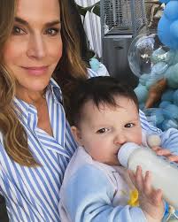 We decided we don't like cake… we prefer the bottle 🥛🍷…. also… not my  baby 🙃