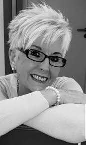 Modne Fryzury po 50-tce! TOP 24 Odmładzające Fryzury dla 50-cio latek!