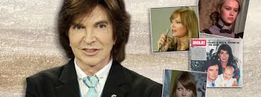 Los grandes amores de Camilo Sesto: la complicada relación con las mujeres  de su vida