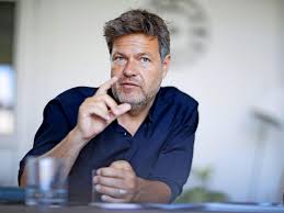Seine kinder sind ebenfalls zuerst der dänischen kultur hingeneigt. Interview Mit Robert Habeck Es Ist Moglich Bis 2035 Keine Inlandsfluge Mehr In Deutschland Zu Haben