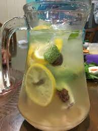 Sprite•syrup melon•daun mint yang sudah di tumbuk halus•perasan lemon•biji selasih yang sudah direndam air panas•es batu. As Salamualaikum Resepi Air Soda Herbs