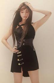 Black Dress With Safety Pins Jisoo Blackpink K Fashion At Fashionchingu Blackpink Fashion Blackpink Jisoo Fashion