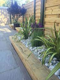 Landscaping Ideas For The Front Yard Better Homes And Gardens Onbudget Landscaping Lo Low Water Gardening Small Courtyard Gardens Courtyard Gardens Design