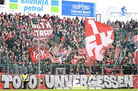 Januar 1991) erhielt seine fußballerische ausbildung in der jugend des sv werder bremen. Kaiserslautern Mit Uber 1 000 Fans Zu Viktoria Berlin Liga3 Online De