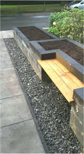Unsere Grunflache Linie Klotz Bins Mit Einer Bank Gemacht Gartengestal Garten Feuerstelle Garten Garten Hochbeet