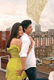 Shahrukh Khan And Katrina Kaif In A Still From Jab Tak Hai Jaan Bollywood Couples Katrina Kaif Shahrukh Khan