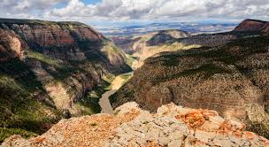 This depends on how many miles vernal is from your current location, and takes into account average driving times with traffic and highways or local roads. Rafting Camping Und Dinosaurier Fossilien Vernal Visit The Usa