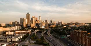 The time now proporciona información precisa y sincronizada (red de relojes de cesio de los ee. Horizonte Centrico Atlanta Georgia Metro Area Capital Town De La Ciudad Imagen De Archivo Imagen De Estados Centrico 114460797