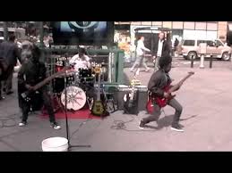 Es lo mejor que podía hacer, tocar en una banda de heavy metal con ellos. Unlocking The Truth Monster C Youtube