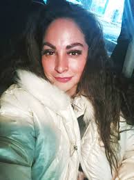 Hoy si terminé madreada, con frío, dolor de pies jajajaja pero con harto  trabajo. Mil gracias por confiar en mi voz🎙🥰 Mañana será otro gran día  primero Dios. Bonita noche a todos