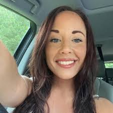 Kara Bruner's Instagram, Twitter & Facebook