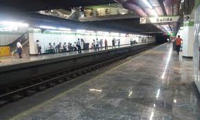Construcción que abarca más de 8 kilómetros y constituye parte de la red de transporte más importante del área metropolitana de monterrey. Estacion De Fundadores Metrorrey Wikipedia La Enciclopedia Libre