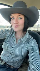 Let's welcome our new members! Here's a few Tips … Real Estate and  farm/ranch related posts are welcome. Animal sales are NOT allowed. Horse  People want to see the Barn, Arena, Pastures,