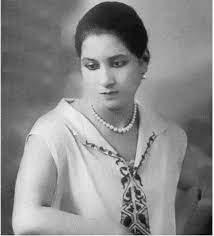 صوره جميله جدا لسيده الغناء العربي كوكب الشرق السيده ام كلثوم في صباها egyptian movies egypt history egyptian actress