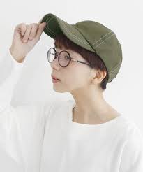 前髪ありなしどっちがお好み キャップヘア 初心者さんへ かぶり方ハウツー キナリノ キャップ スタイル キャップ ファッション 前髪