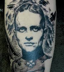 Sur instagram, le célèbre duo du jeu de tf1 s'est retrouvé le temps de l'enregistrement d'une émission spécial noël. Tatouage Jean Luc Navette Ses Plus Belles Oeuvres