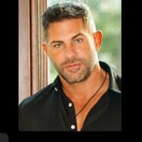 100+ "Labrasca" profiles