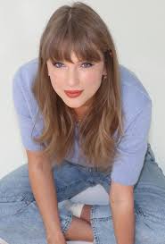 Singer with the most distinctive voice.