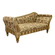 Rococò is handy and easy to use in outdoor spaces such as gardens and terraces, gaining an undisputed leading role in both home and public spaces, with a slightly curved profile of the base which makes seat especially inviting and comfortable. Encore Furniture Gallery Carved Exposed Wood Victorian Chaise Lounge