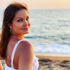 Wishing my amazing wife Alicia a Happy Anniversary! You always make it fun.  #happyanniversary