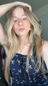 Summer Hodges's Instagram, Twitter & Facebook