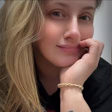 The consequence of loving someone deeply is to never love anyone else 💔 "