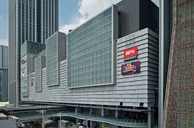 Nu hotel sentral konuklara düz ekran televizyon ve klima gibi birçok oda olanağı sunuyor. Royce Hotel Experience Luxury