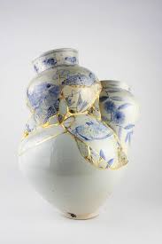 Kintsugi L Art Japonais De Reparer La Ceramique Brisee Avec De L Or Art Japonais Art Poterie Japonaise