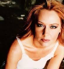 Beverly Lynne's Instagram, Twitter & Facebook