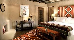 We're also digging how the casual bed frame contrasts with the modern side table. Southwestern Bedroom Home Design Ideas Pineloon Com Southwestern Bedroom Decor Southwestern Bedroom Southwestern Home