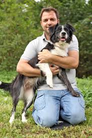Martin rütter, der experte aus der hundeprofi, wurde 1970 in duisburg geboren und hat tierpsychologie studiert. Tv Tipp Und Live Tour Der Hundeprofi Nachsitzen Nurnberg
