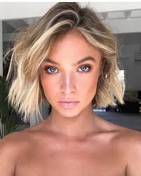 .blonde highlights underneath how to: Top 15 Short Hairstyles With Blonde Highlights 2021