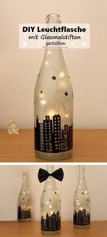 Diy Anleitung Leuchtflaschen Mit Glasmalstiften Gestalten Basteln Upcycling In 2020 Flaschen Dekorieren Lichterkette Selber Machen Flaschen