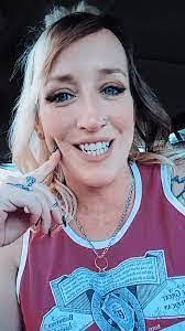 Leah Ely's Instagram, Twitter & Facebook