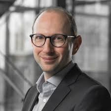 Il y a une semaine, je soutenais mon travail de Master qui marqua la fin de  mon parcours académique à l'Université de Genève et le début de ma carrière  de psychologue. 🎓