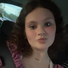 Belinda Bradfield's Instagram, Twitter & Facebook