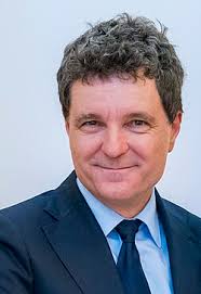 Nicușor Dan — Wikipédia