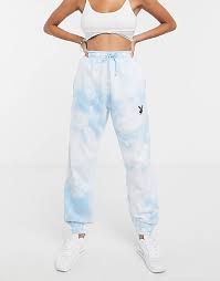 Poshmark makes shopping fun, affordable & easy! Missguided Playboy Oversize Jogginghose Mit Batikprint Kombiteil Asos