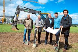 Spatenstich für den zweiten Bauabschnitt