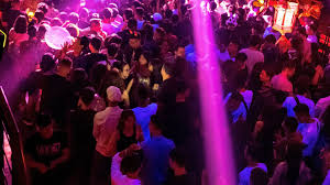 Reprendre ou ouvrir une boite de nuit : Restaurants Et Bars Ouverts En Espagne Les Francais En Profitent