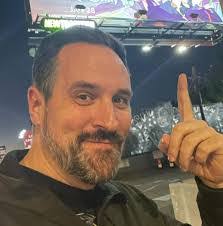 Bobby Bogan's Instagram, Twitter & Facebook