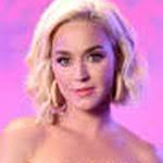 Carrie Ossmo's Instagram, Twitter & Facebook